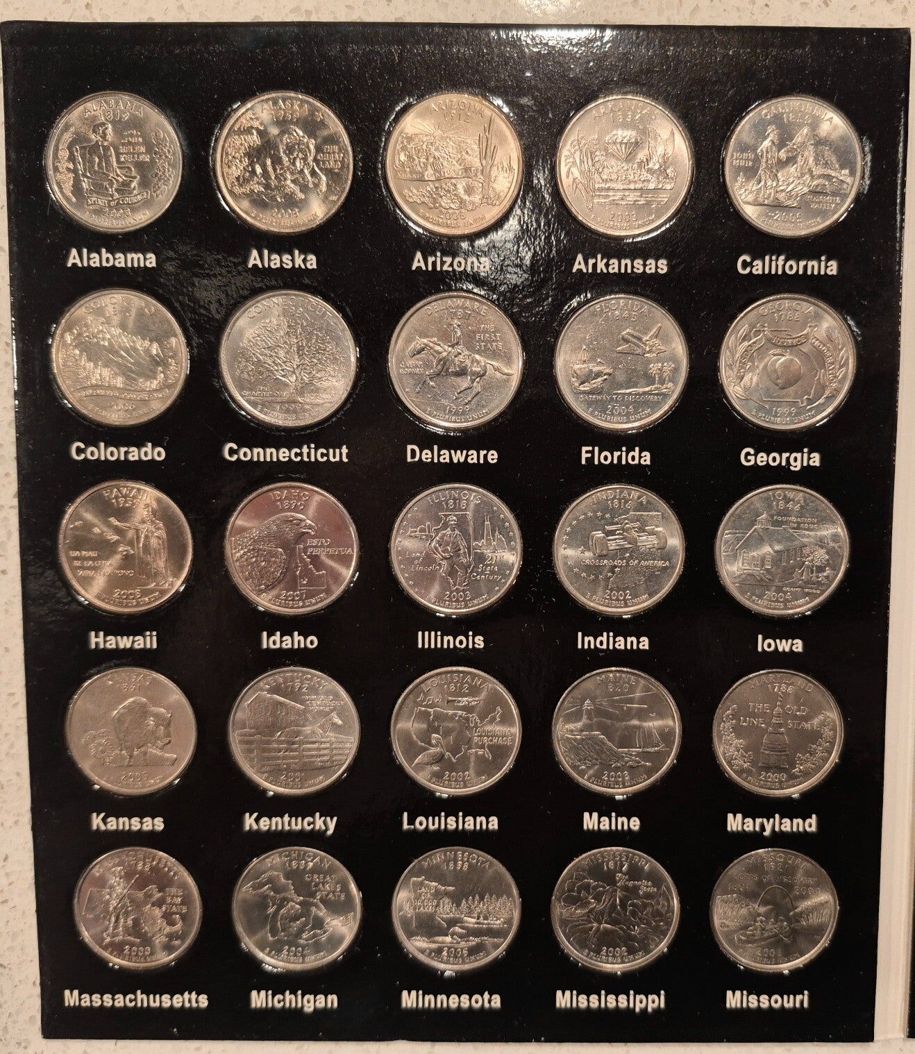 US STATE QUARTER SET P & D MINTS WITH ALBUMS, 1999 THRU 2008. 100 UNC QUARTERS