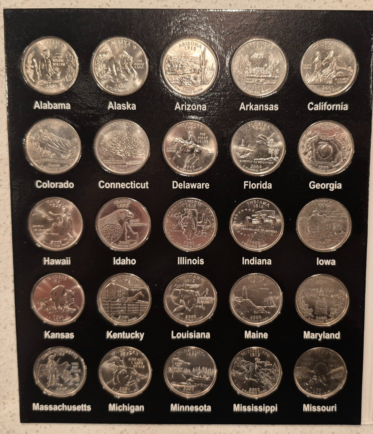 US STATE QUARTER SET P & D MINTS WITH ALBUMS, 1999 THRU 2008. 100 UNC QUARTERS