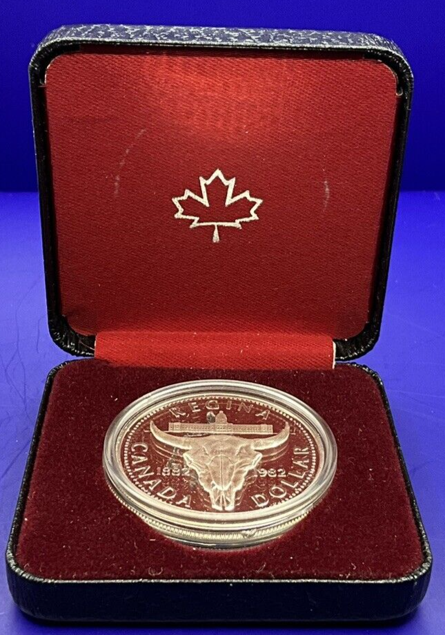 1982 Canada $1 Proof Silver Dollar Cow Skull Parliment w/ OGP & Capsule