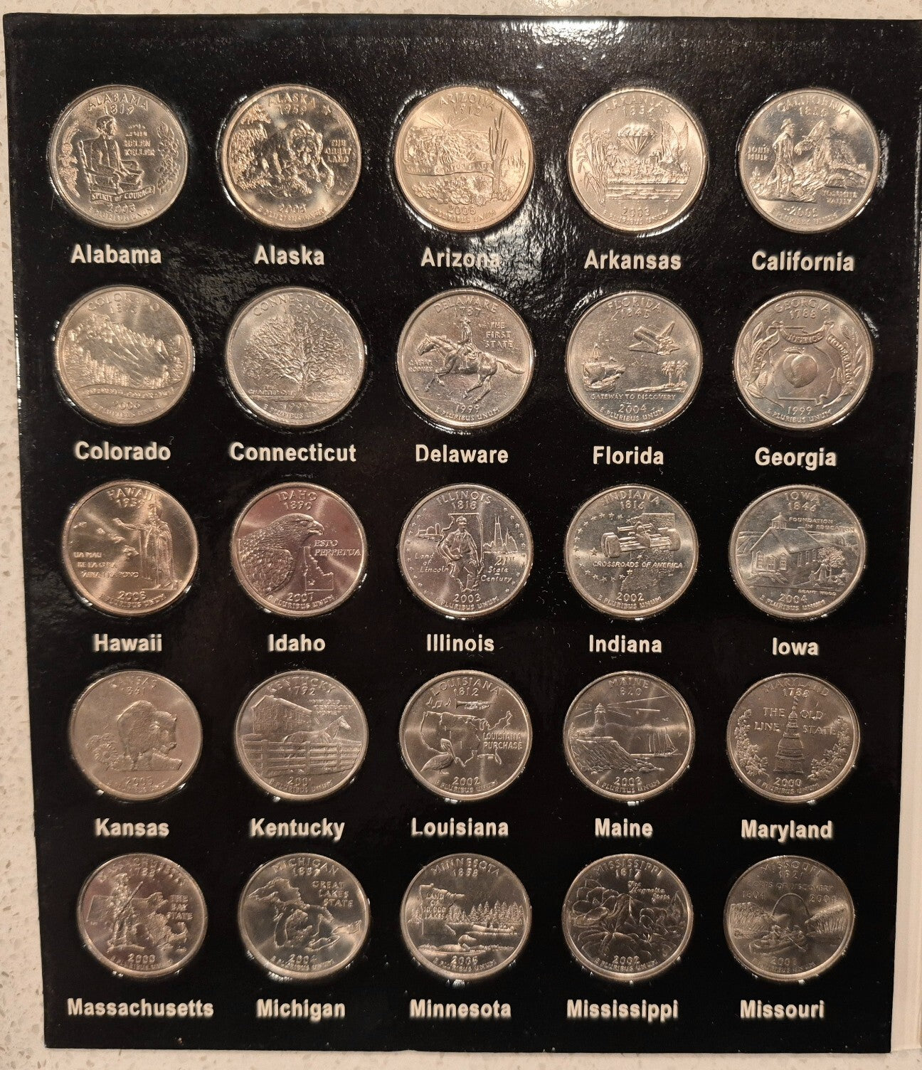 US STATE QUARTER SET P & D MINTS WITH ALBUMS, 1999 THRU 2008. 100 UNC QUARTERS