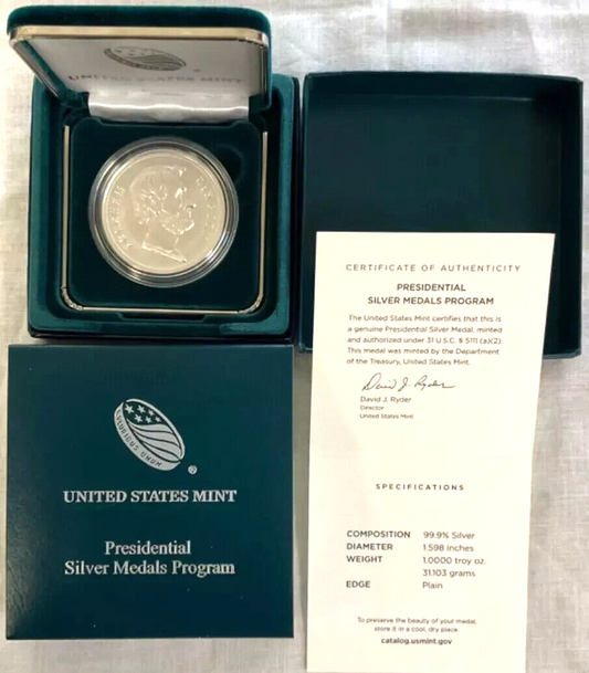 (2023) Abraham Lincoln Presidential Silver Medal .999 Silver 1oz Medal OGP & COA